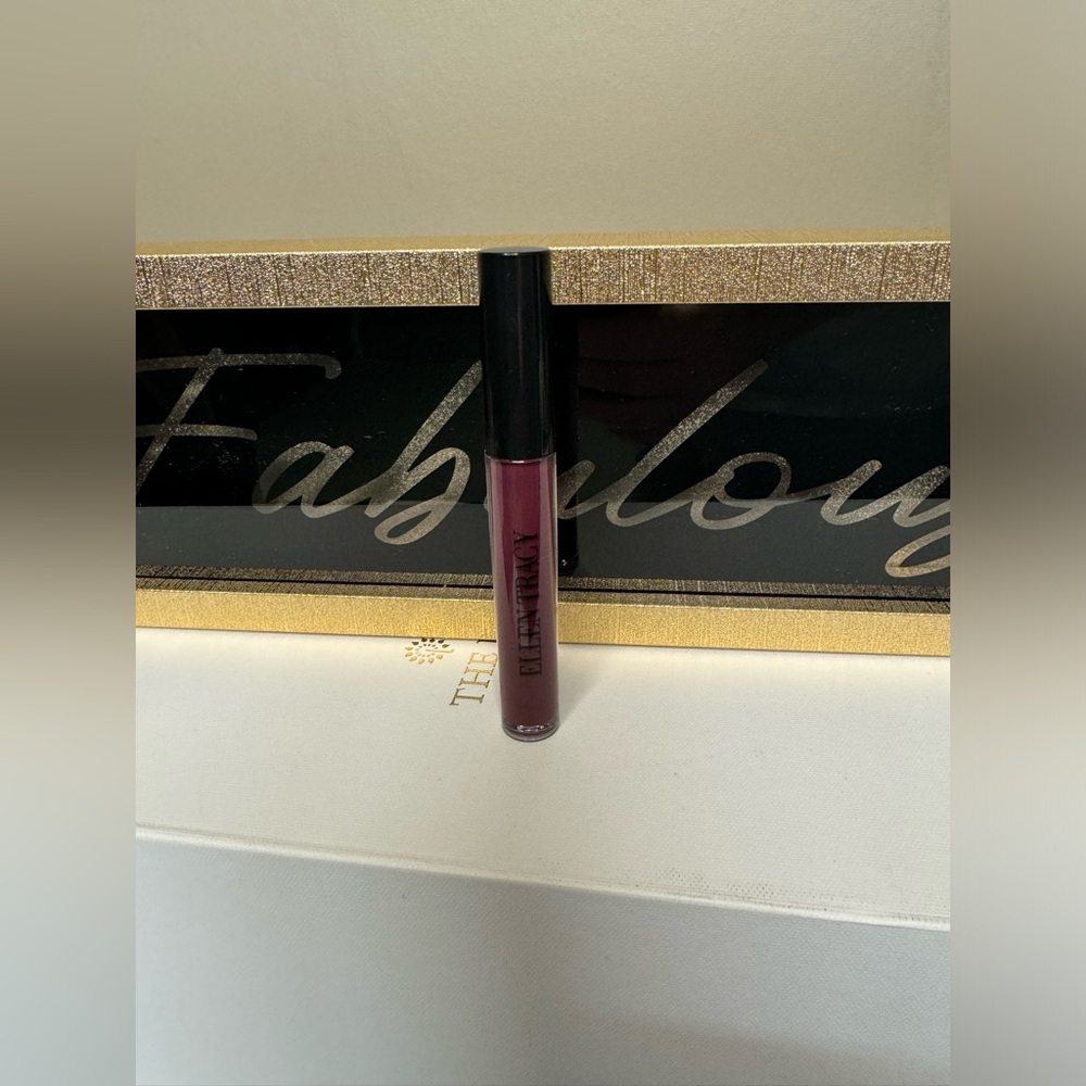VIOLETA ELLEN TRACY LIP GLOSS